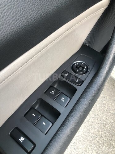 Hyundai Sonata-11