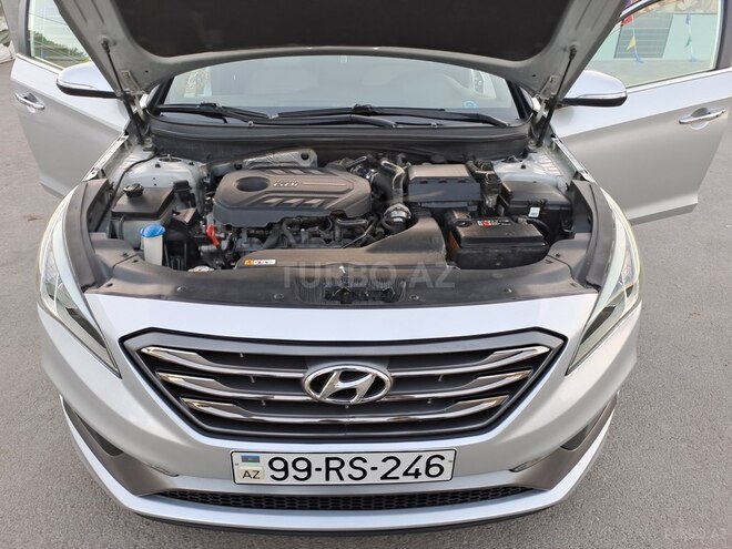 Hyundai Sonata-13
