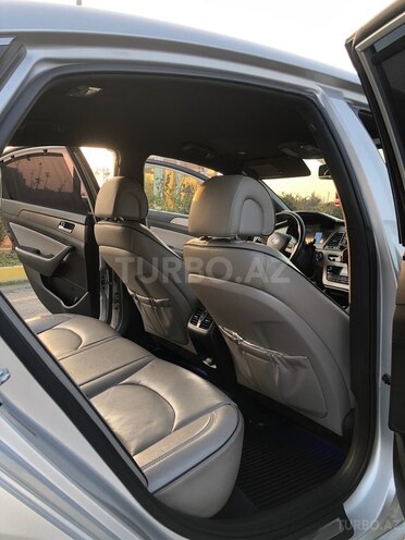 Hyundai Sonata-19