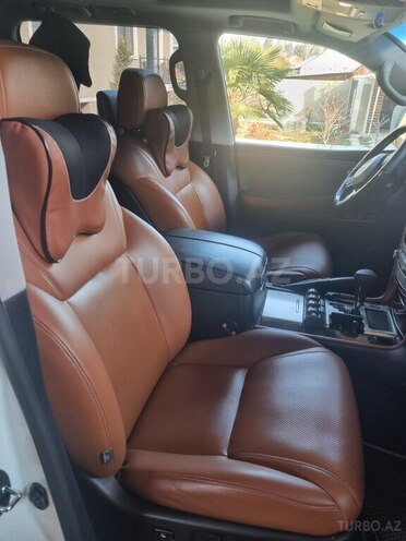Lexus LX 570-9