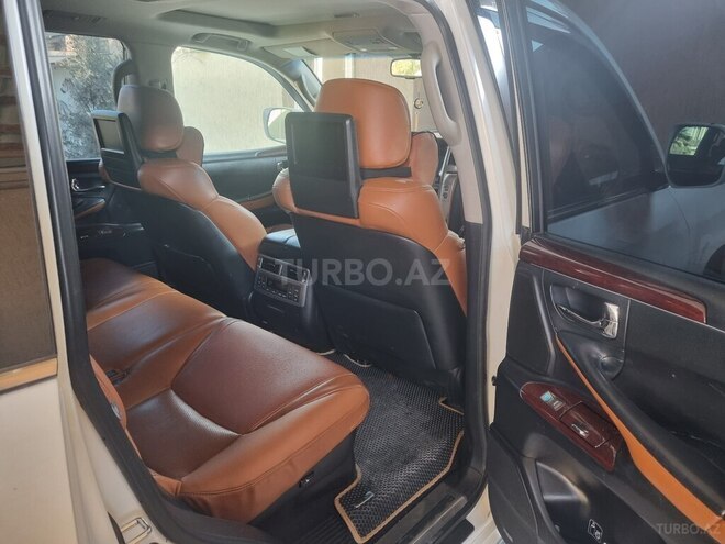 Lexus LX 570-10