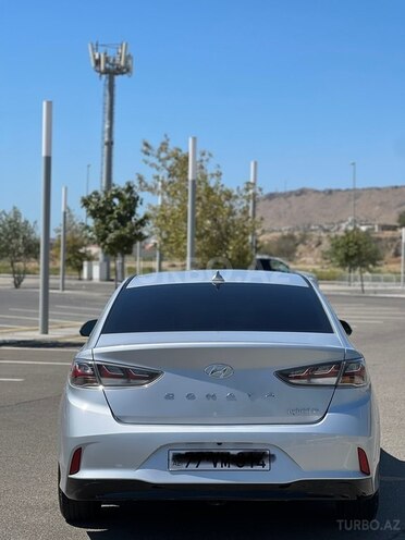 Hyundai Sonata-2