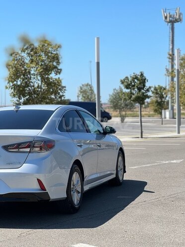 Hyundai Sonata-6