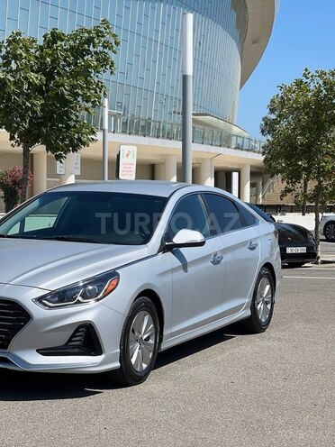 Hyundai Sonata-4