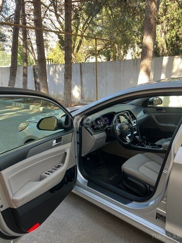 Hyundai Sonata-10
