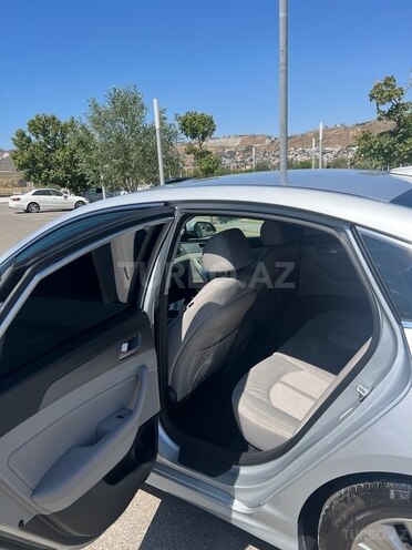 Hyundai Sonata-14
