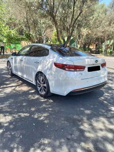 Kia K5-4