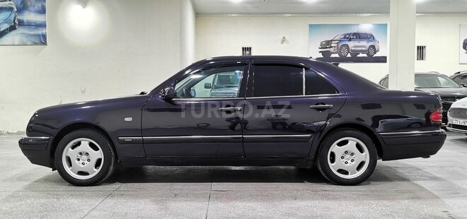 Mercedes E 240-7