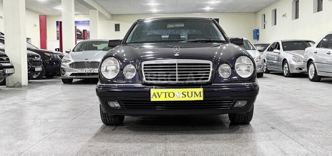 Mercedes E 240-6
