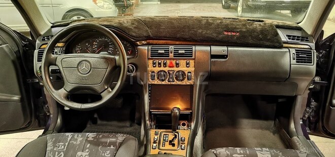 Mercedes E 240-14