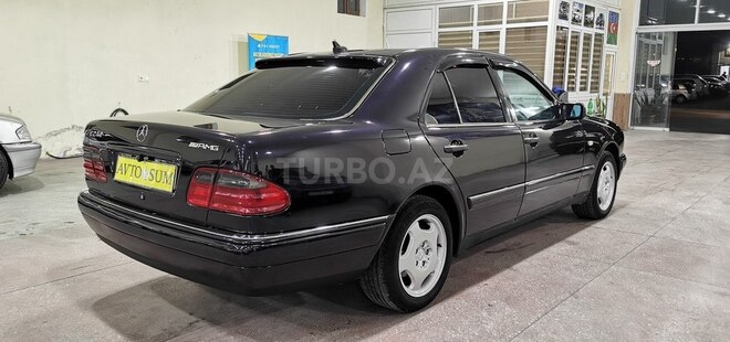 Mercedes E 240-12