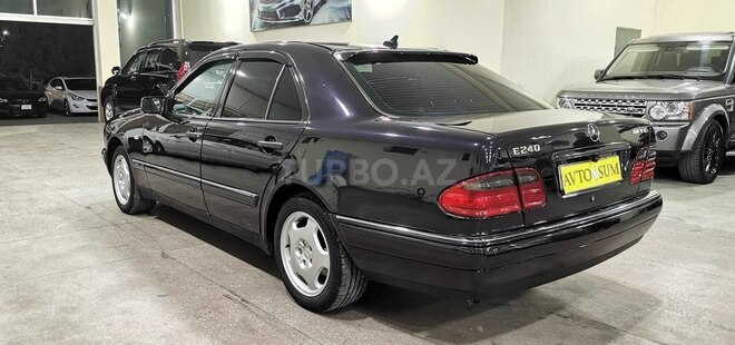 Mercedes E 240-9
