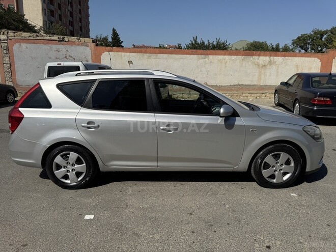 Kia  2010, 278,000 km - 1.4 l - Bakı