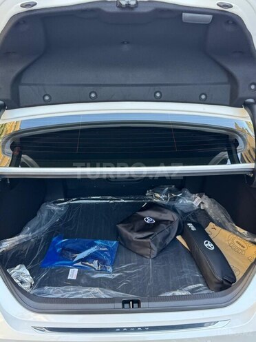 Toyota Camry-3