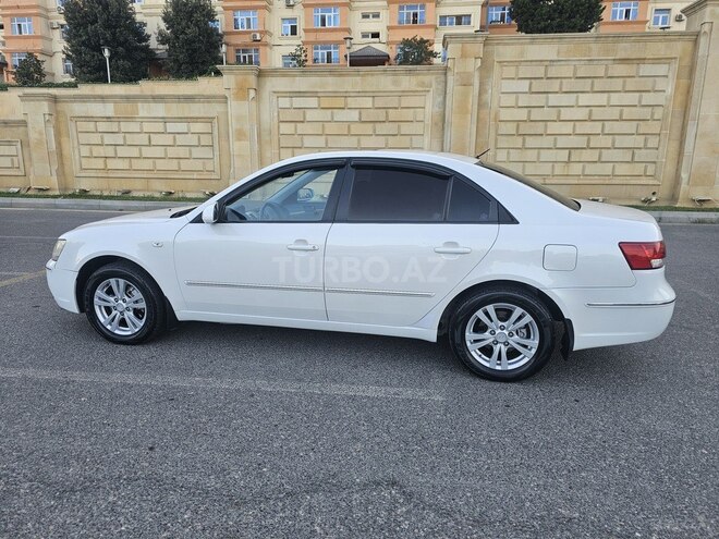 Hyundai Sonata-12