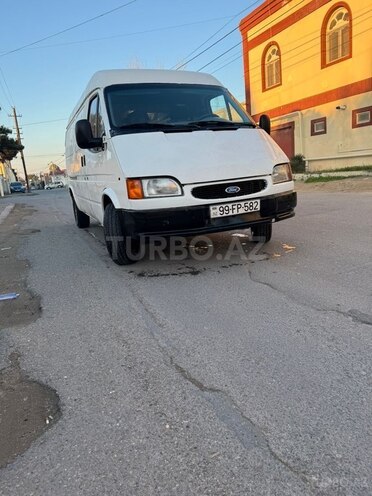 Ford Transit-9