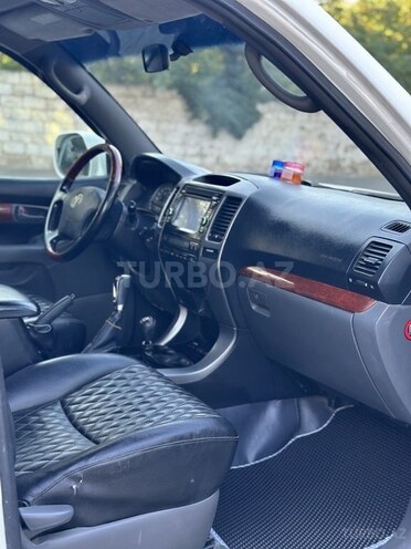 Toyota Land Cruiser Prado-5