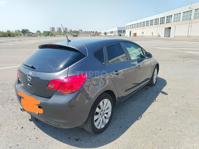 Opel Astra 2011, 223,582 km - 1.4 л - Gəncə