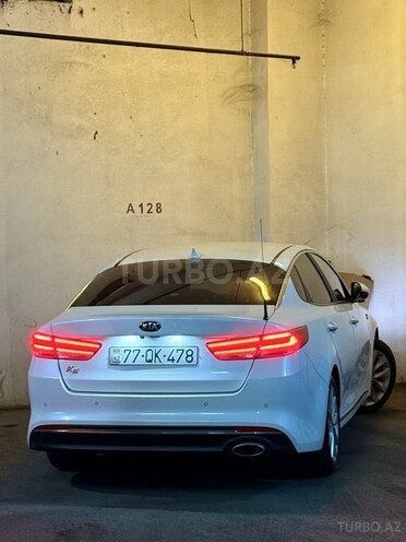 Kia K5-4