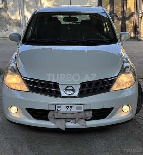 Nissan Tiida-1