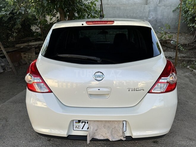 Nissan Tiida-2