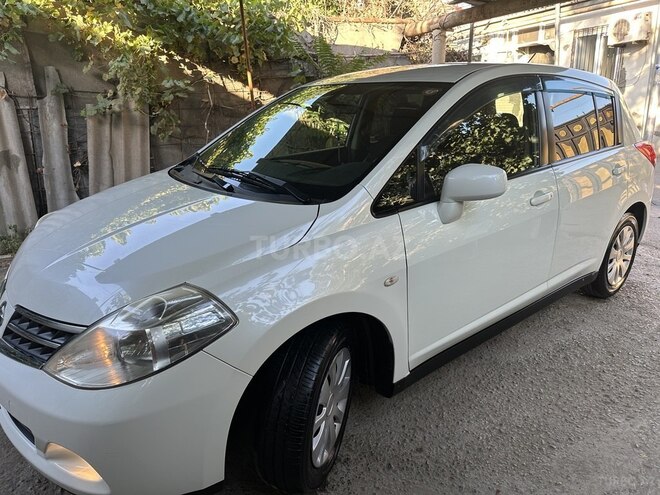 Nissan Tiida-14
