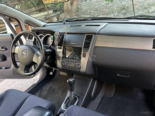 Nissan Tiida-4