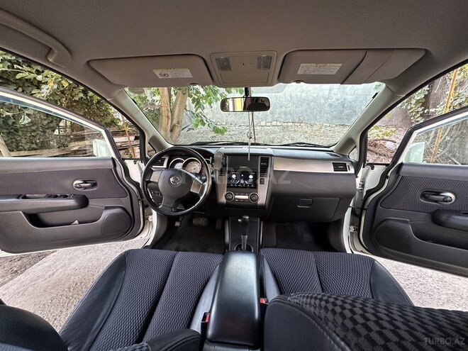 Nissan Tiida-11