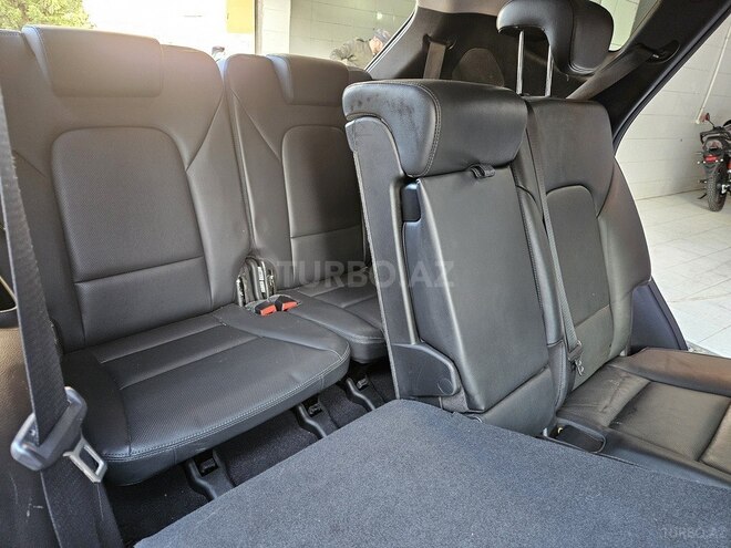 Hyundai Santa Fe-12