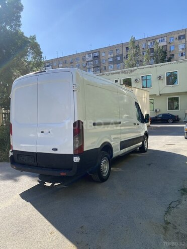 Ford Transit-6