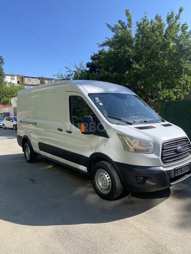 Ford Transit-3