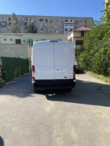 Ford Transit-5