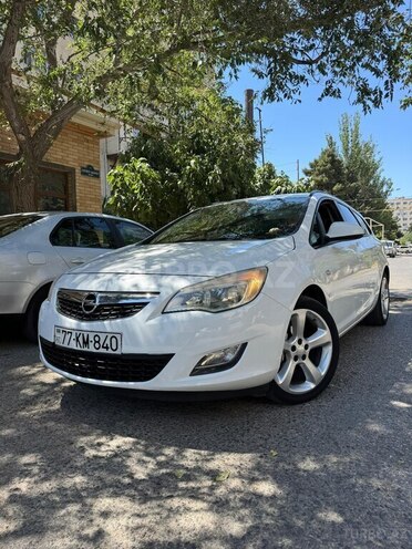 Opel Astra 2011, 330,000 km - 1.4 l - Astara
