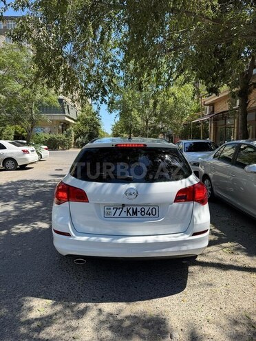 Opel Astra 2011, 330,000 km - 1.4 l - Astara
