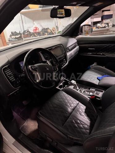 Mitsubishi Outlander 2019, 56,000 km - 2.4 l - Bakı