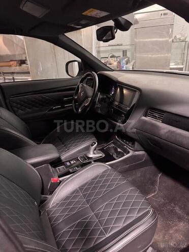 Mitsubishi Outlander 2019, 56,000 km - 2.4 l - Bakı