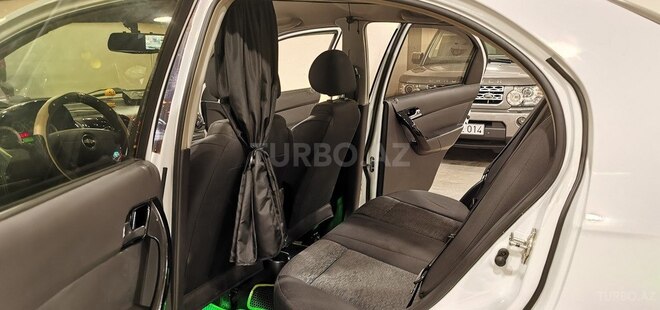Chevrolet Aveo-12