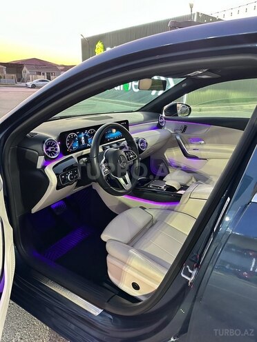 Mercedes A 220-9