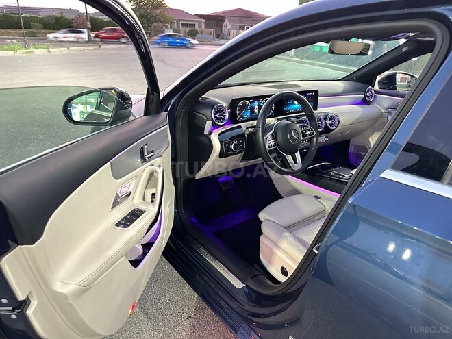 Mercedes A 220-8