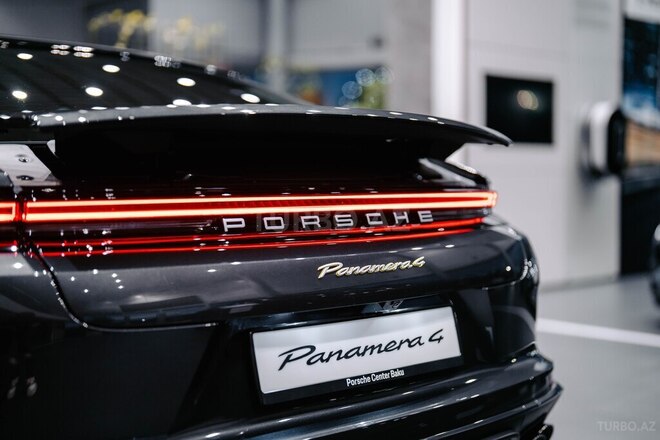 Porsche Panamera 4 E-Hybrid-8