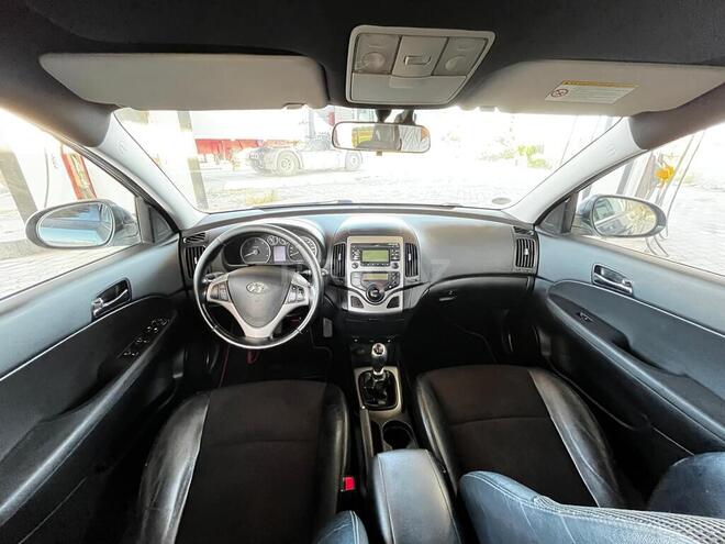 Hyundai i30 2011, 340,000 km - 1.6 л - Biləsuvar
