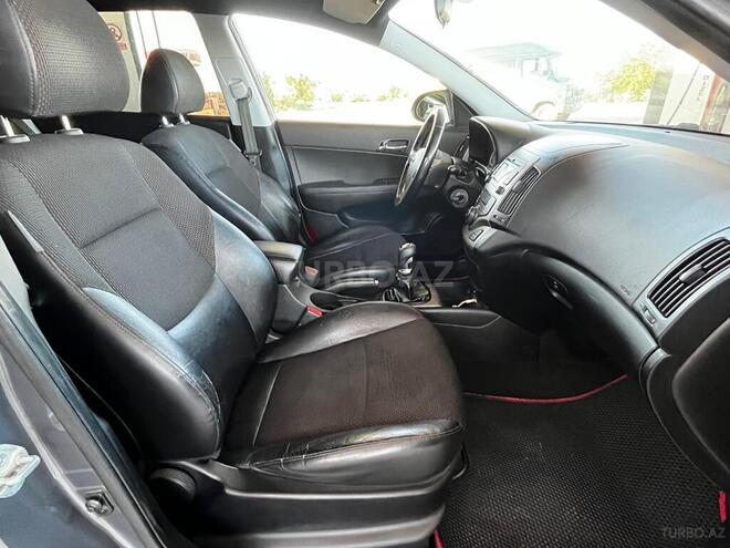 Hyundai i30 2011, 340,000 km - 1.6 л - Biləsuvar