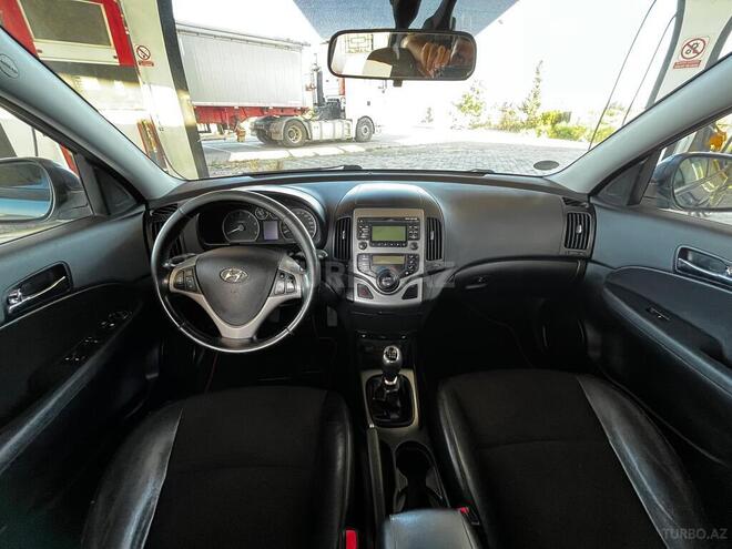 Hyundai i30 2011, 340,000 km - 1.6 л - Biləsuvar