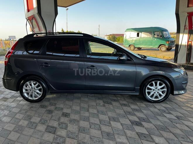 Hyundai i30 2011, 340,000 km - 1.6 л - Biləsuvar