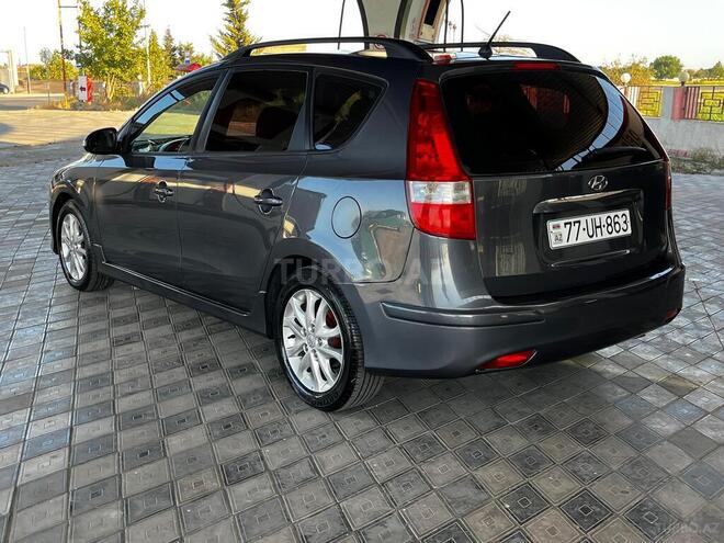 Hyundai i30 2011, 340,000 km - 1.6 л - Biləsuvar