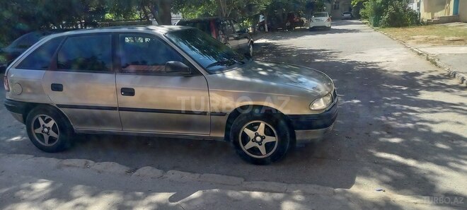 Opel Astra 1996, 37,000 km - 1.6 l - Sumqayıt