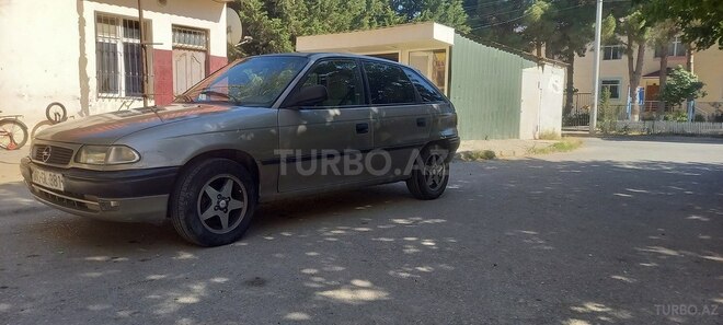 Opel Astra 1996, 37,000 km - 1.6 l - Sumqayıt