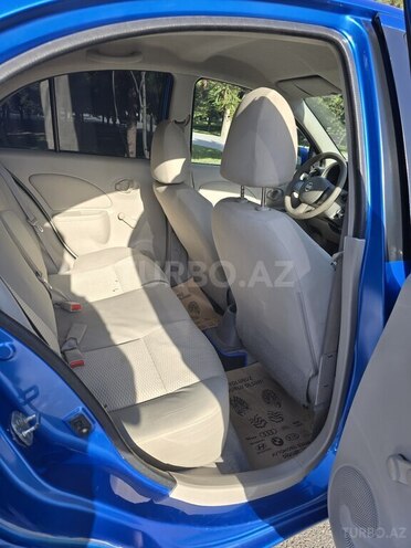 Nissan Micra-12