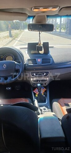 Renault Megane-12