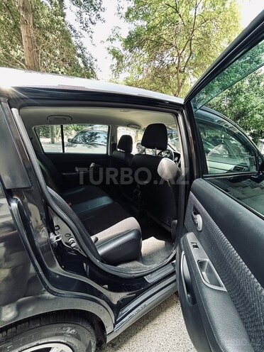 Nissan Tiida-10
